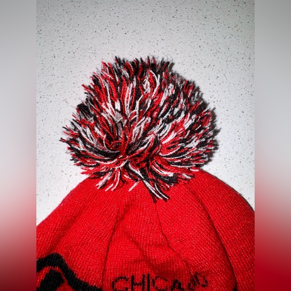 Vintage Style Chicago Bulls Knit Beanie Hat - Picture 4 of 7